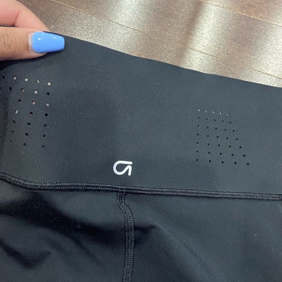 GAP compression workout leggings 7/8 EUC - Picture 8 of 8